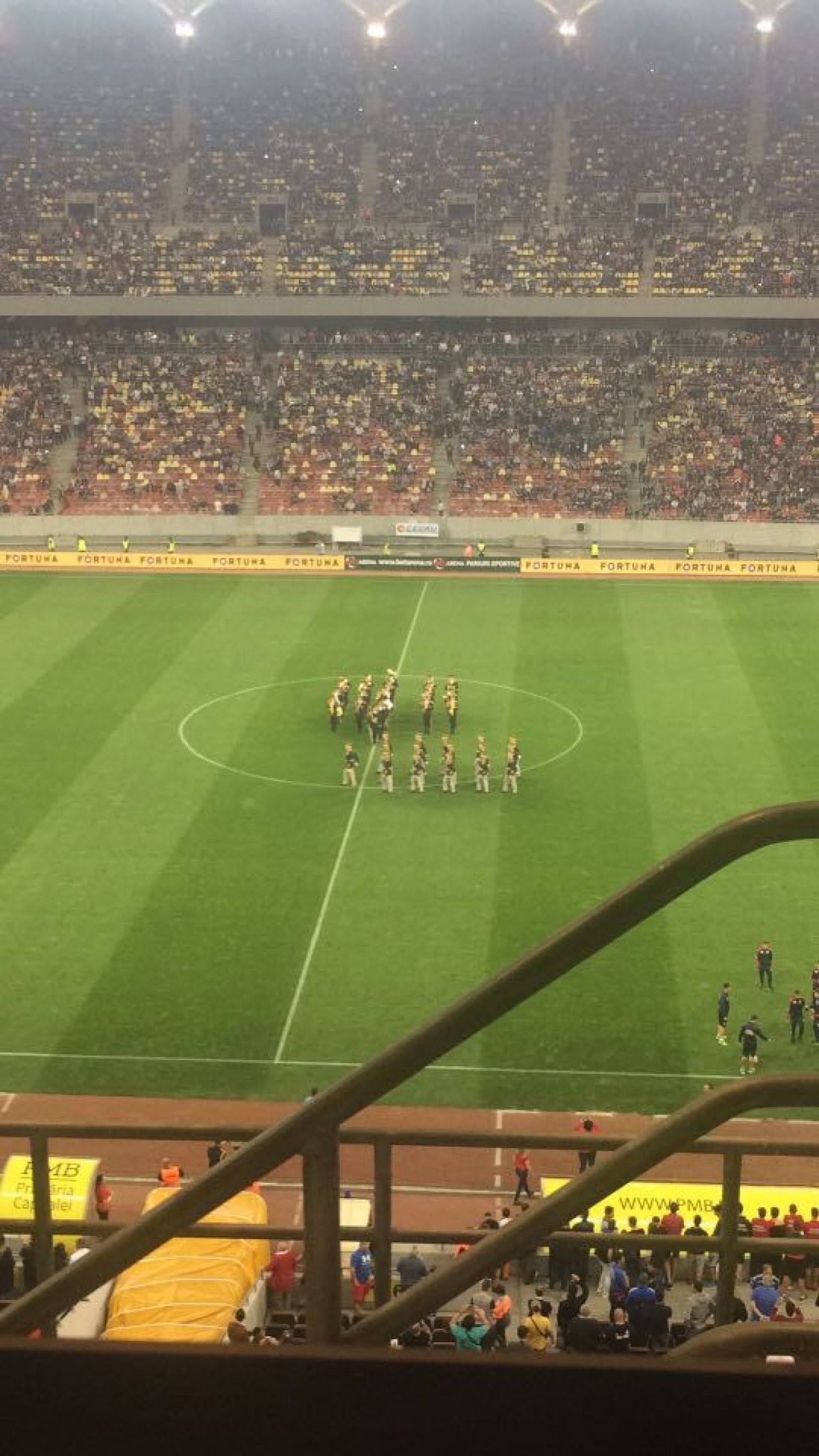 COD VISINIU pe National Arena! Meci NEBUN in L4: Rapid castiga cu 3-1 si e lider. Tensiune MAXIMA: Meciul a fost intrerupt de 5 ori!_29