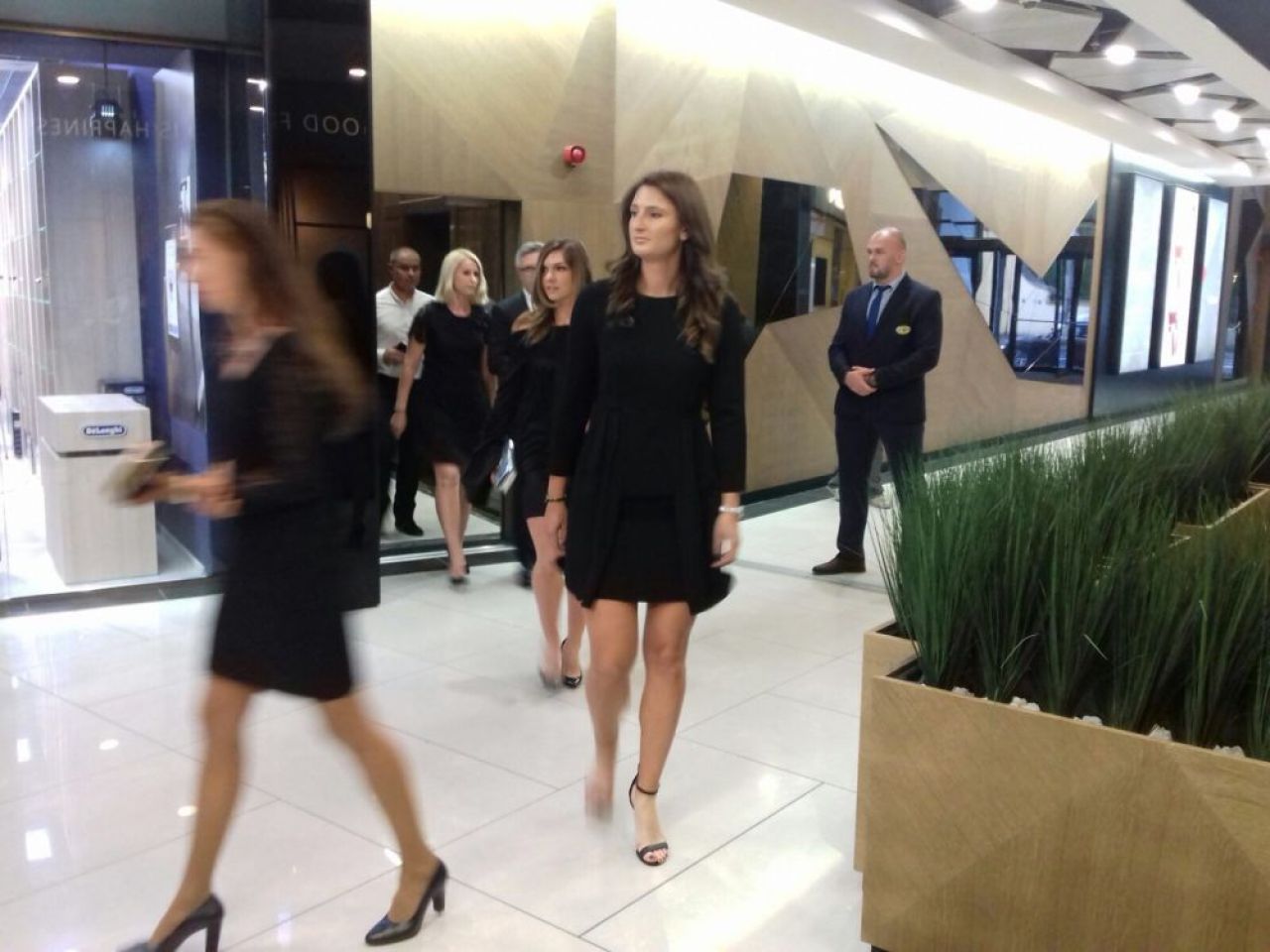 FED CUP ROMANIA - ELVETIA // Aparitie senzationala a echipei Romaniei la dineul oficial! Cum s-au imbracat Simona Halep si Sorana Cirstea_1