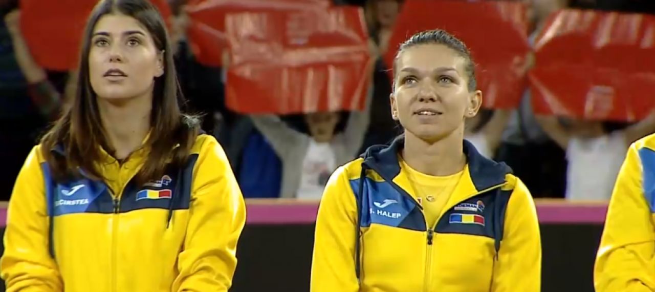 FOTO Simona Halep, emotionata de bannerul imens aparut in tribune, la Cluj! Cum a reactionat_3