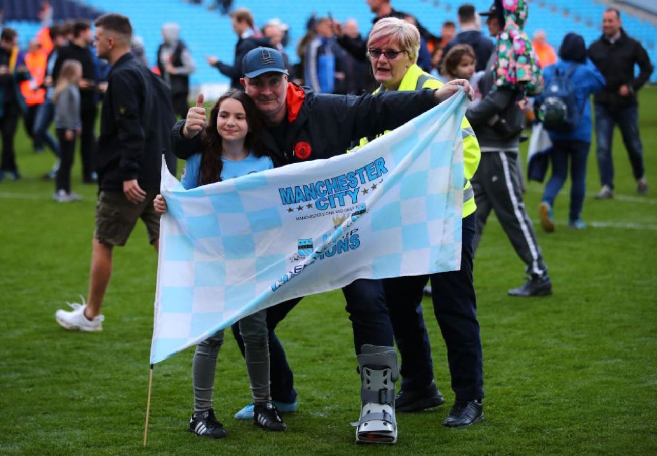 City a celebrat titlul cu o nebunie: 5-0, 82% posesie si terenul invadat de suporteri // GALERIE FOTO_3