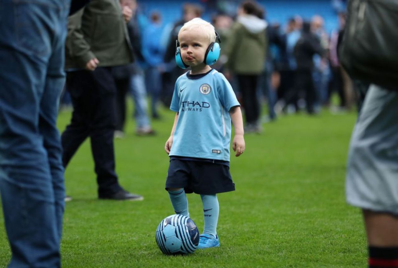 City a celebrat titlul cu o nebunie: 5-0, 82% posesie si terenul invadat de suporteri // GALERIE FOTO_12