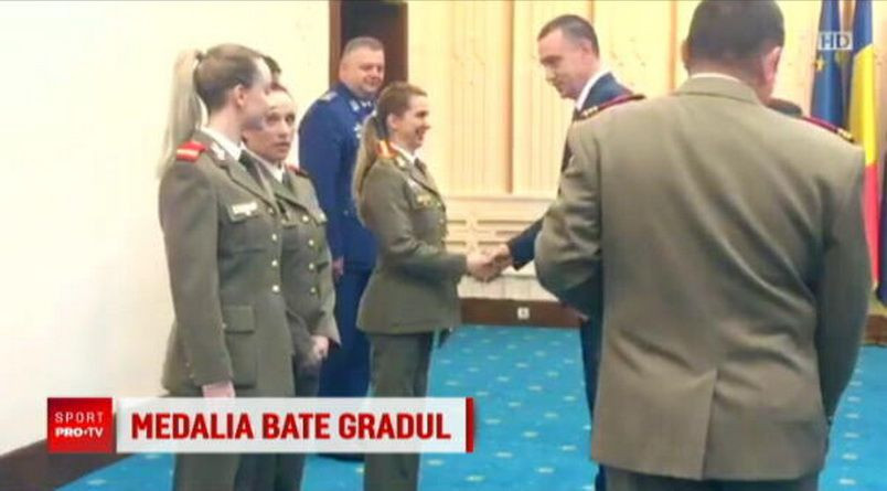 Sandra Izbasa si Alina Dumitru, avansate in grad de Ministrul Apararii. Fostele campioane olimpice, in uniforma de armata