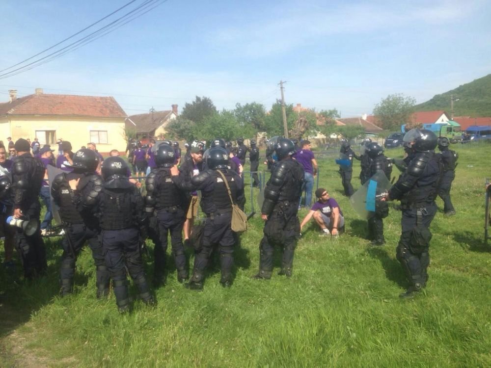 Scene incredibile la UTA - ASU Poli! Jucatorii Timisoarei au iesit de pe teren, arbitrul a fluierat finalul meciului! Explicatia gestului si cine a luat decizia retragerii_3