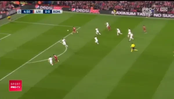VIDEO | Faza rar intalnita in UEFA Champions League! Liverpool putea intra cu 3-0 la pauza pentru ca arbitrul... si-a stricat obiectul muncii! Hacker i l-a reparat :)