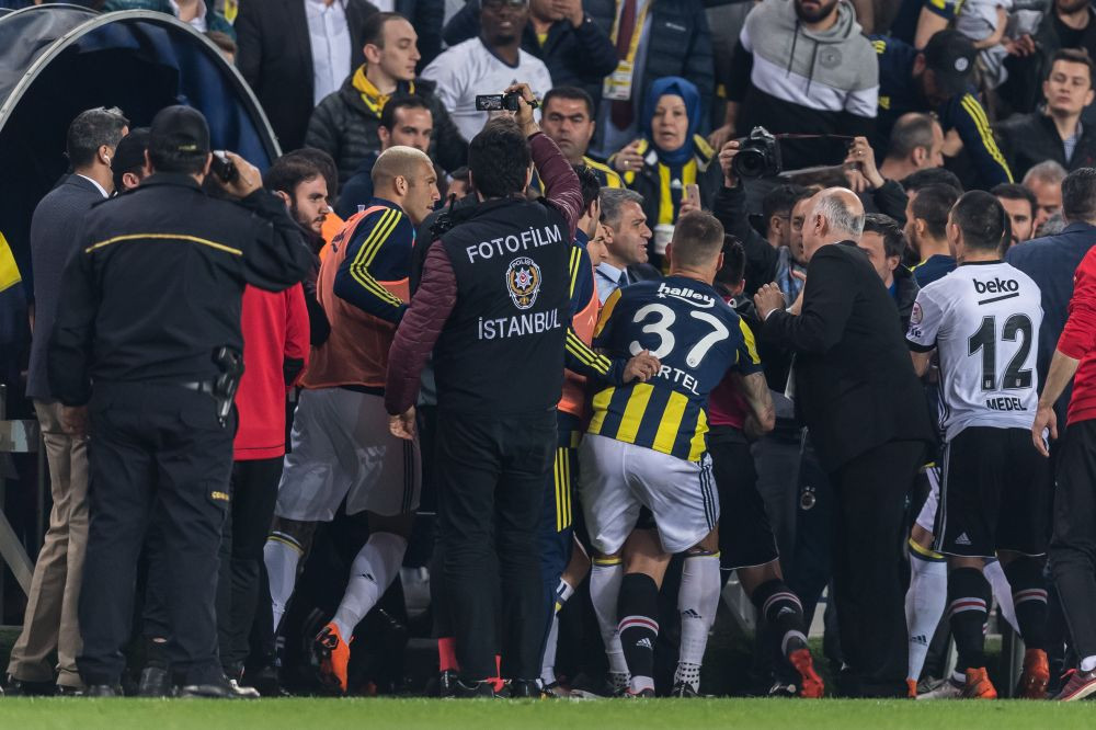 Anunt BOMBA facut de Besiktas! Ce decizie fara precedent au luat dupa ce s-a hotarat reluarea meciului cu Fenerbahce