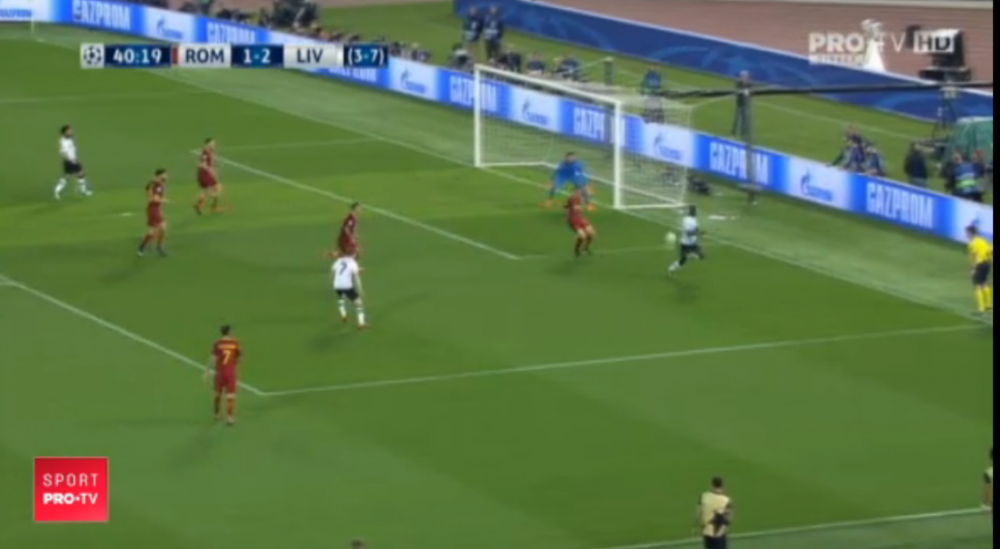 EPIC FAIL! Mane a vrut sa-i ia la calcaie pe jucatorii Romei. Florenzi a urlat la el. VIDEO