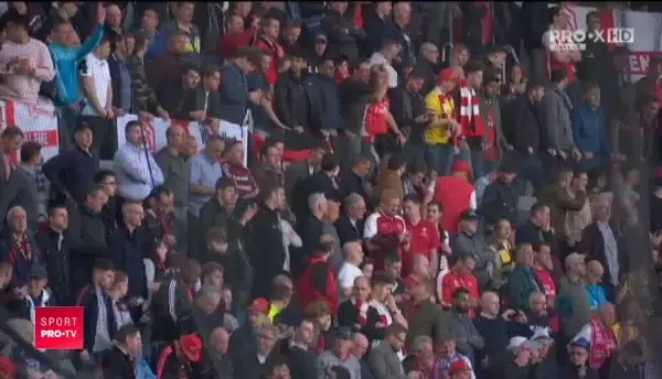 Coregrafie spectaculoasa a fanilor lui Atletico inainte de startul meciului cu Arsenal