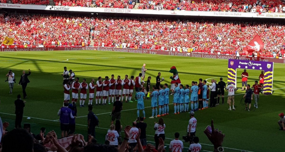 Merci, Arsene . Wenger s-a despartit cu un 5-0 de Arsenal, la finalul unui meci emotionant! Jucatorii i-au oferit garda de onoare