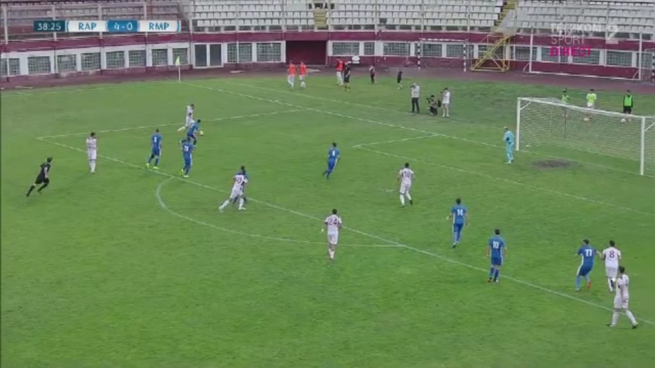 Rapid a marcat golul care NU S-A VAZUT in poarta goalkeeperului cu o singura mana! Caz FABULOS in Romania_1