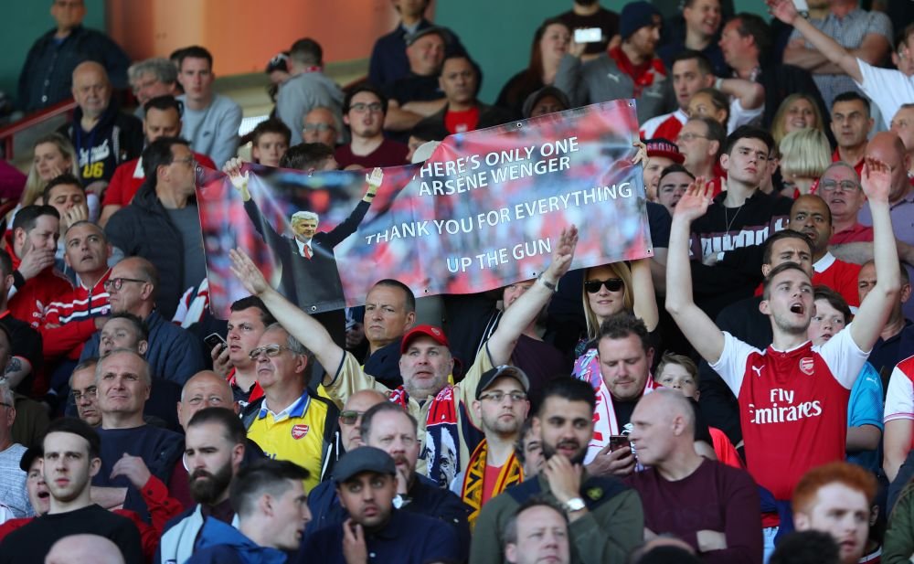 Merci, Arsene! Wenger si-a luat ramas bun dupa 22 de ani de la Arsenal! Gestul superb facut inaintea partidei_7