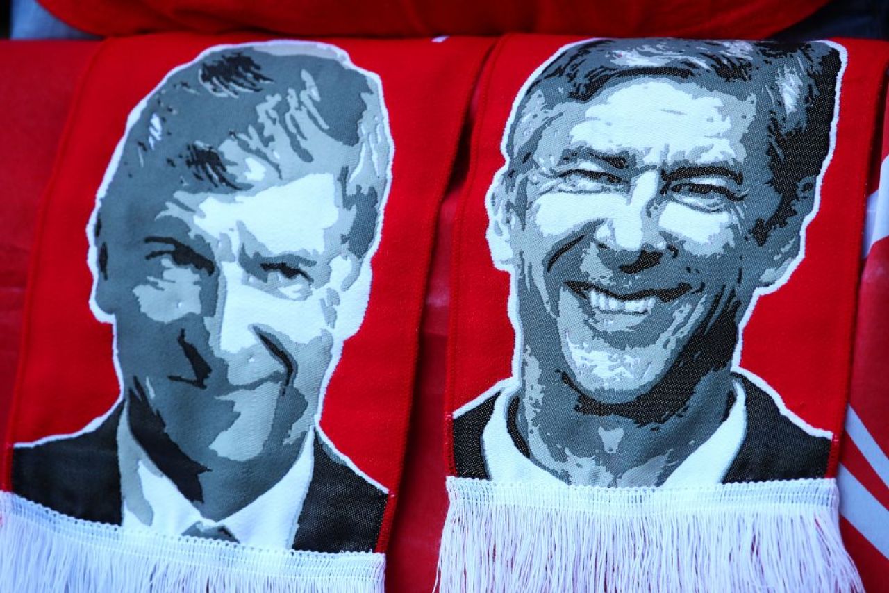 Merci, Arsene! Wenger si-a luat ramas bun dupa 22 de ani de la Arsenal! Gestul superb facut inaintea partidei_9