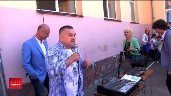 Doroftei, profesor de box pentru cei mici in Urlati: N-am ramas niciodata corigent! Cum a fost primit fostul campion