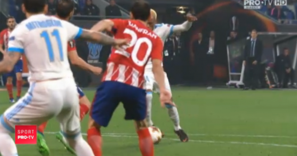 EPIC FAIL! Momentul in care iti vine sa te lasi de fotbal! Ce a patit N Jie in finala Europa League