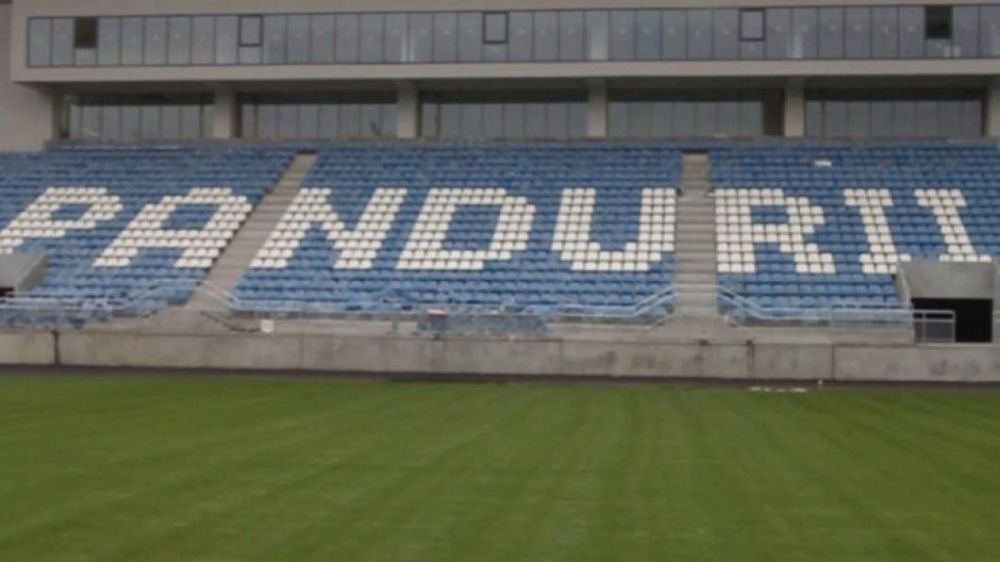 Ca la noi, la nimenea! Desi este finalizat, stadionul din Tg. Jiu nu poate fi inaugurat. Motivul e INCREDIBIL!_9