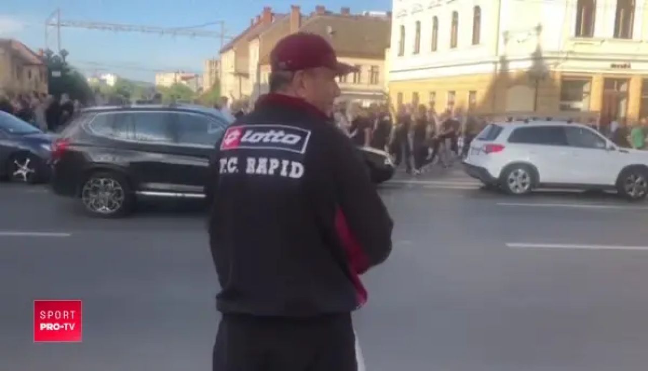 Festival de glume la adresa lui Ciprian Marica dupa ce a fost prins cu o femeie maritata intr-o camera de hotel, chiar de sotul femeii: