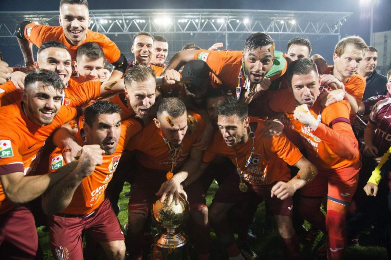 CFR CLUJ ESTE CAMPIOANA ROMANIEI! Golul lui Djokovic ii aduce TITLUL lui Dan Petrescu, FCSB a fost pe primul loc pentru 4 minute! Cum s-au trait ultimele 90 de minute ale sezonului_36
