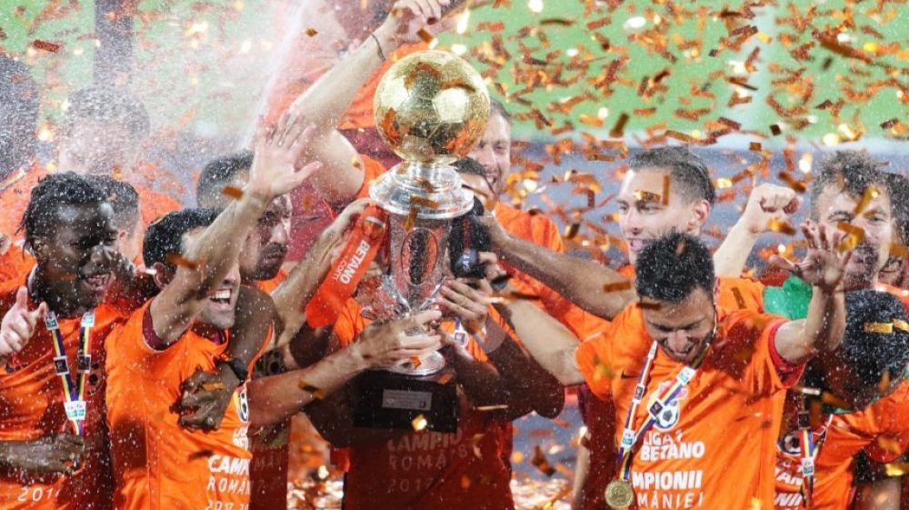 CFR CLUJ ESTE CAMPIOANA ROMANIEI! Golul lui Djokovic ii aduce TITLUL lui Dan Petrescu, FCSB a fost pe primul loc pentru 4 minute! Cum s-au trait ultimele 90 de minute ale sezonului_37