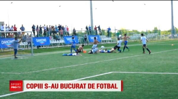 Legendele Craiovei, Cartu, Sandoi si Lung i-au consolat pe invinsi la Cupa Hagi-Danone! Handbalistele de la SCM au acordat trofeul