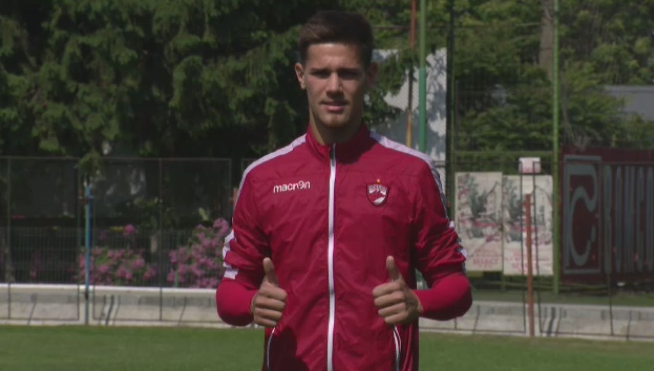 Dinamovistii se antreneaza cu mingi de Champions League si ghetele Generatiei de Aur pentru finala cu FCSB // Finala U19, duminica la PRO X_1