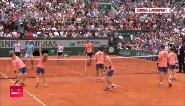 Roland Garros 2018 | Simona Halep, la un pas sa se accidenteze inainte de debutul la Roland Garros! Halep a jucat un meci demonstrativ