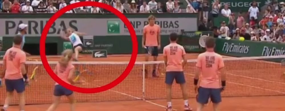 Roland Garros 2018 | Simona Halep, la un pas sa se accidenteze inainte de debutul la Roland Garros! Halep a jucat un meci demonstrativ