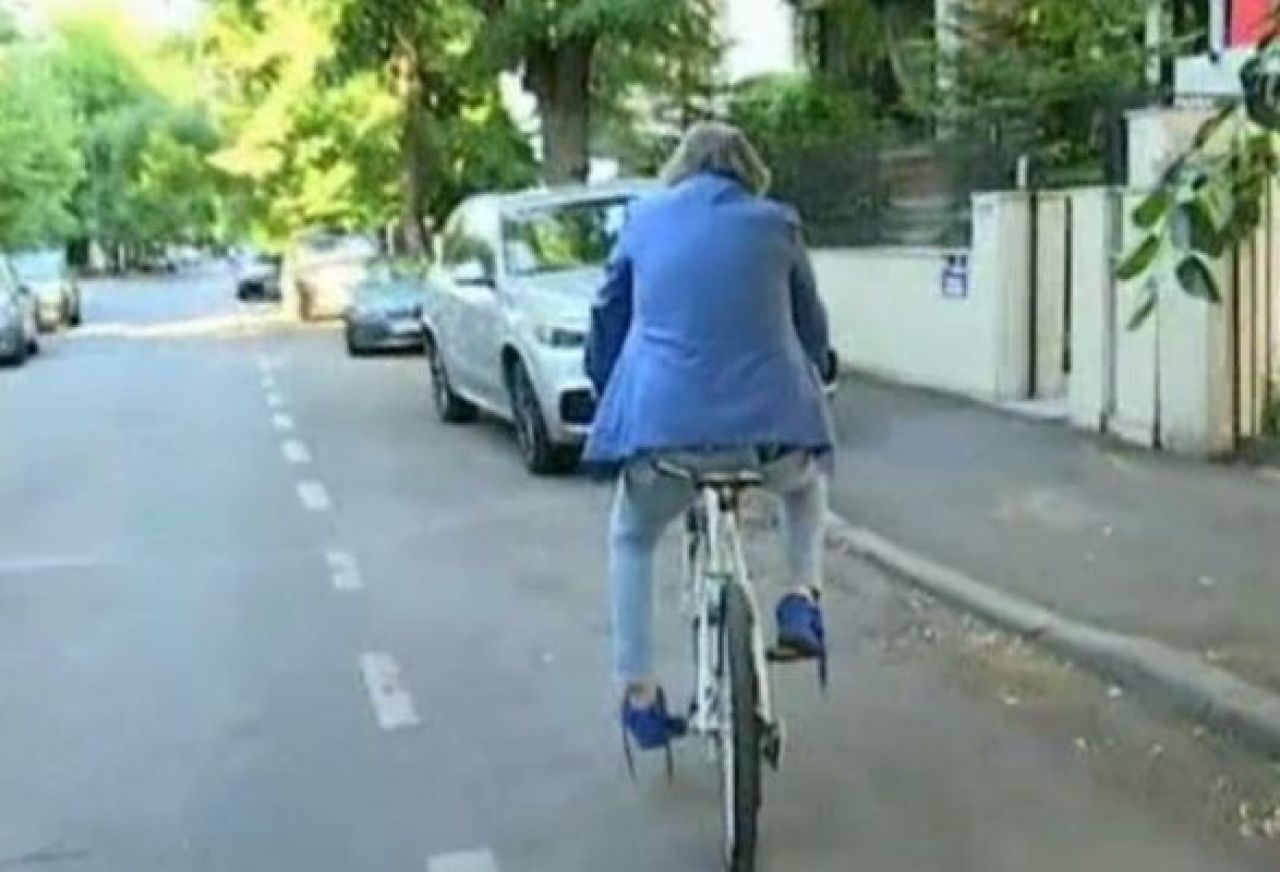 Imagini FABULOASE! Cum a fost surprins Ilie Nastase prin Bucuresti dupa ce a ramas fara permis! FOTO_1