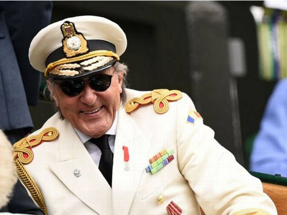 Imagini FABULOASE! Cum a fost surprins Ilie Nastase prin Bucuresti dupa ce a ramas fara permis! FOTO_3