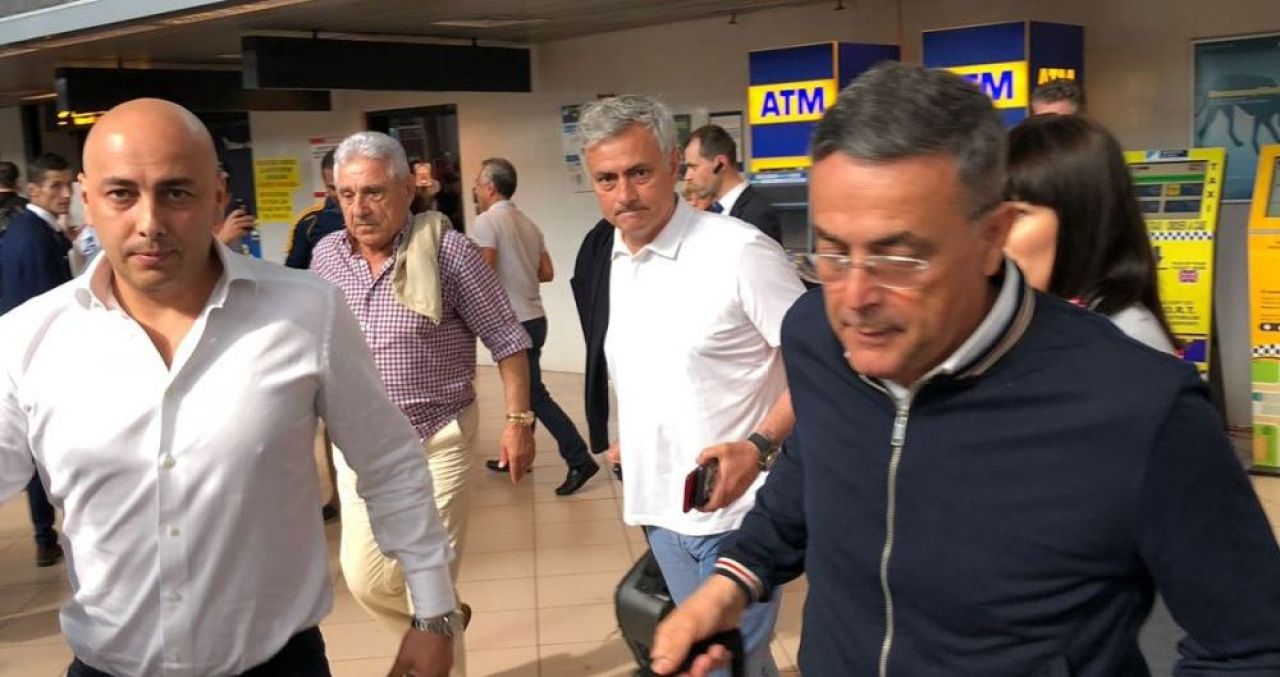 UPDATE | Mourinho l-a luat in brate pe