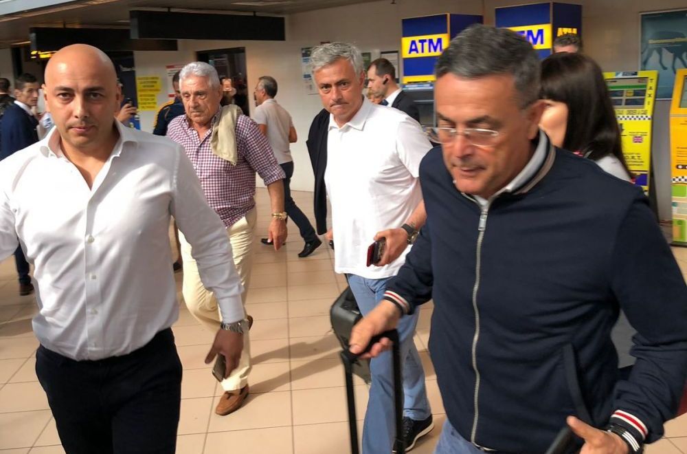 UPDATE | Mourinho l-a luat in brate pe