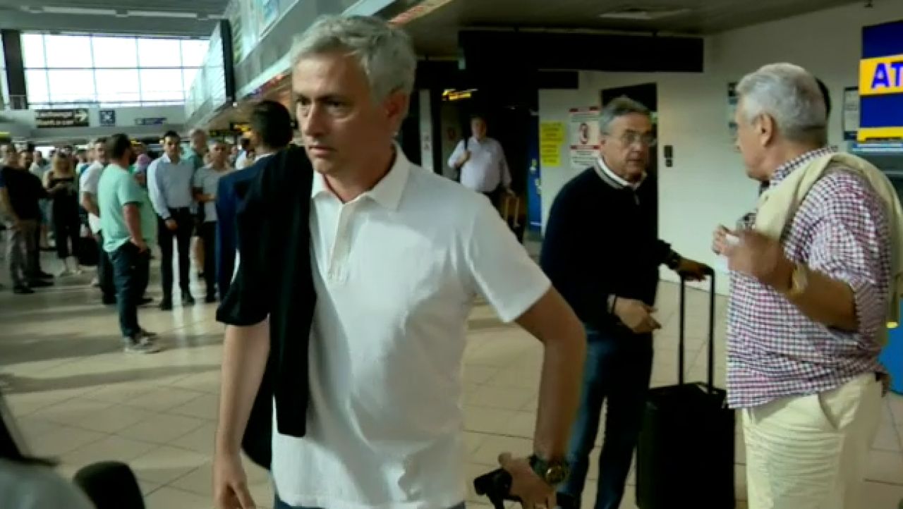 UPDATE | Mourinho l-a luat in brate pe