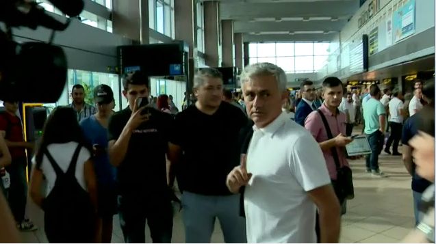 UPDATE | Mourinho l-a luat in brate pe