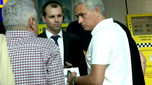UPDATE | Mourinho l-a luat in brate pe