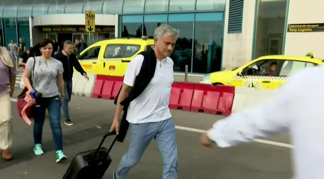 UPDATE | Mourinho l-a luat in brate pe