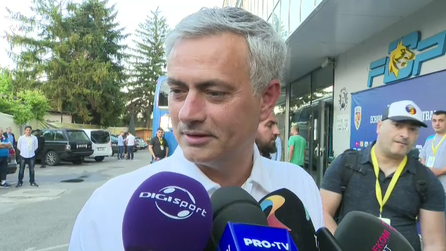 UPDATE | Mourinho l-a luat in brate pe 