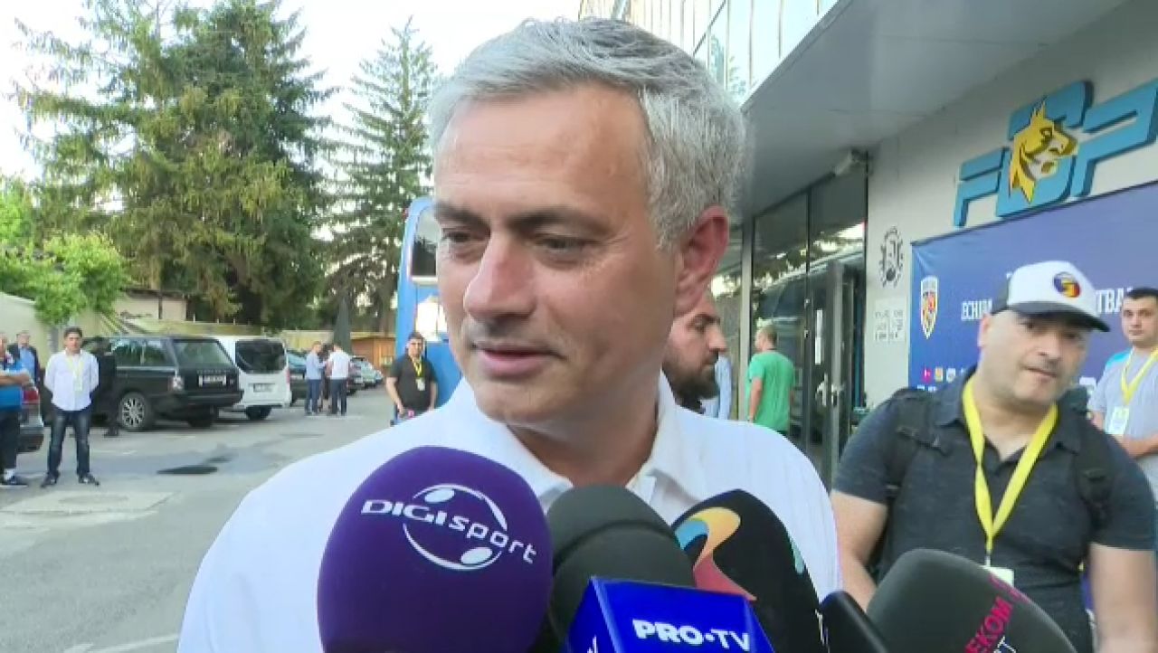 UPDATE | Mourinho l-a luat in brate pe