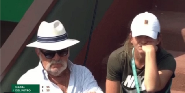 NOT IMPRESSED! :)) Cum a fost surprinsa Simona Halep in tribune la meciul lui Rafa Nadal