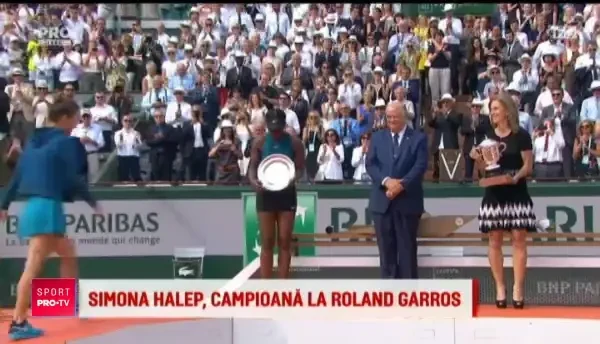 Momente URIASE: Imnul Romaniei a facut LINISTE pe arena de la Roland Garros, Halep a izbucnit in lacrimi! VIDEO