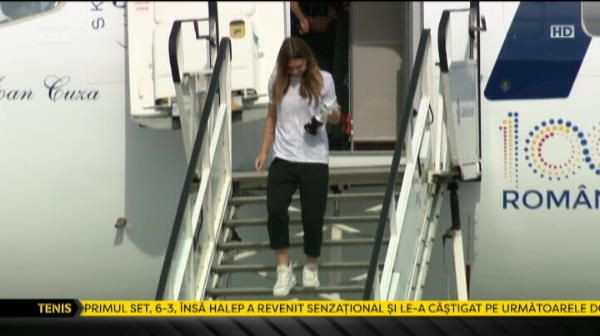 Surpriza de la venirea Simonei Halep in Romania! Cine a asteptat-o langa avion si cum arata trofeul primit