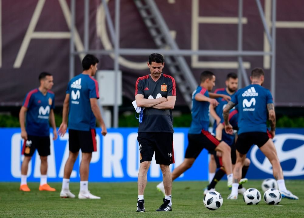 Real Madrid, PUSA LA ZID dupa ce i-a furat antrenorul nationalei Spaniei! Xavi pariaza in continuare pe castigarea Mondialului: Acest moment va uni echipa!