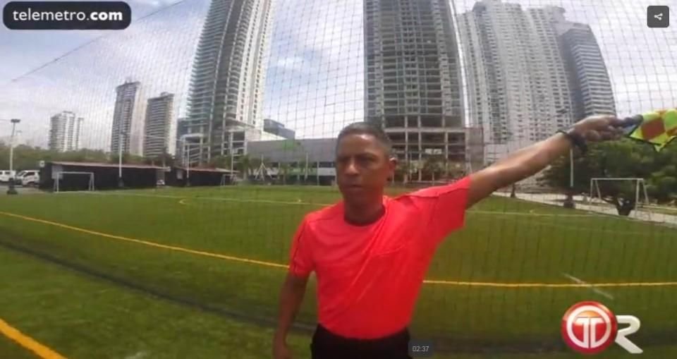 Povestea incredibila a ARBITRULUI GUNOIER de la Mondial! 25 de ani a curatat orasul in care traieste, acum va sta cu ochii pe Neymar si Griezmann_7