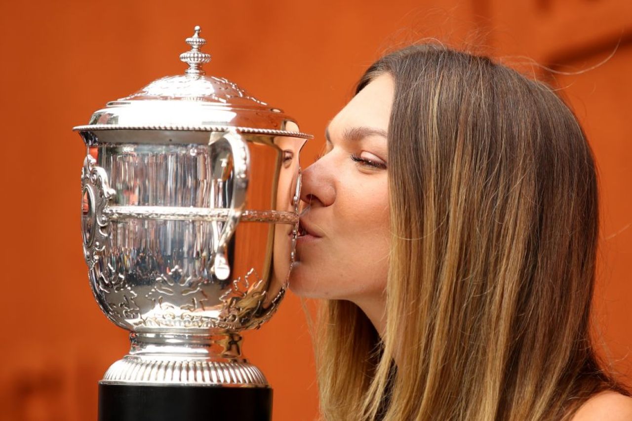 Prima reactie a Simonei Halep dupa caricatura aparuta in Charlie Hebdo! Ce a spus despre huiduielile de pe National Arena pentru primarul Firea_1