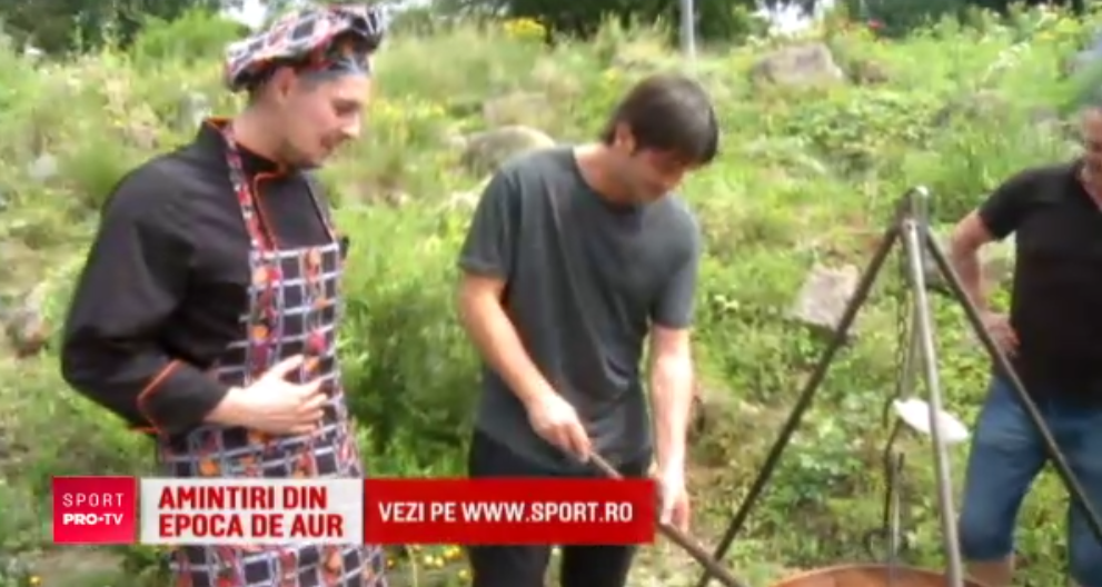 Chivu, masterchef pentru Generatia de Aur! Ce le-a gatit lui Ilie Dumitrescu, Belodedici si Prunea :) VIDEO