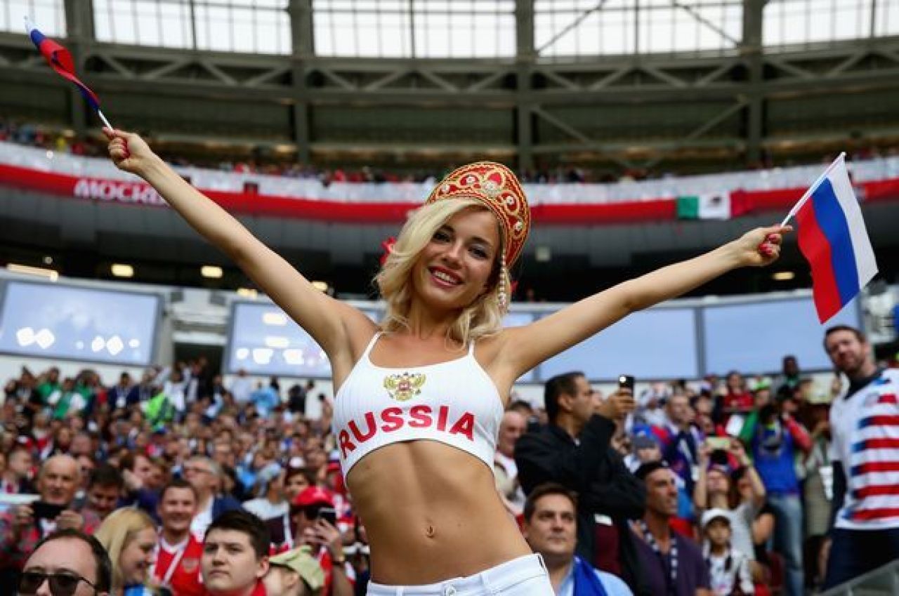 Cupa Mondiala 2018. Cine e in realitate cea mai SEXY spectatoare de la Mondial! A devenit vedeta instant in Rusia! FOTO_7