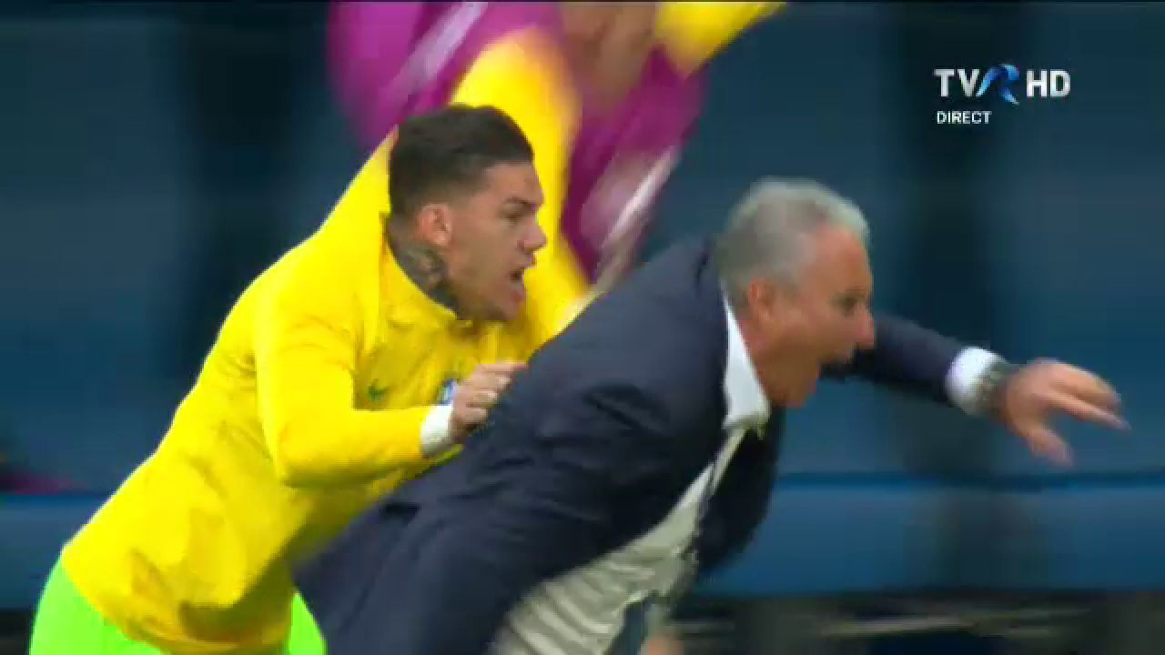 Cupa Mondiala 2018. Bucurie NEBUNA pentru Tite la golul lui Coutinho in prelungiri! Selectionerul Braziliei a fost DOBORAT de jucatori. FOTO_1