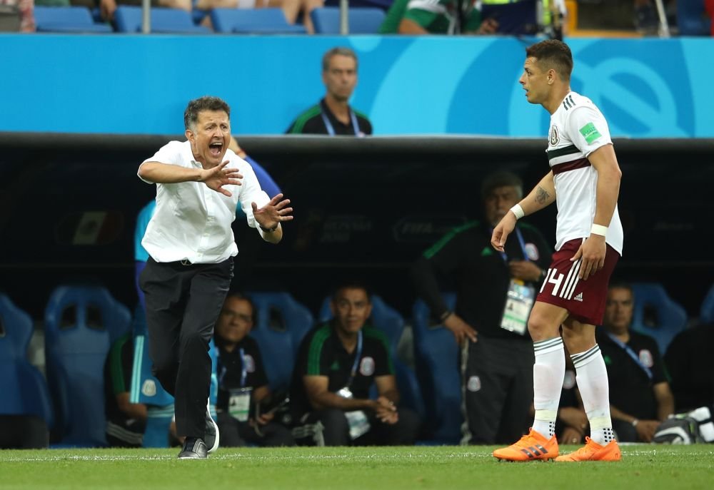 TALISMANUL NOROCOS al lui Osorio! Ce ia cu el pe banca selectionerul Mexicului: Le-a primit de la o persoana speciala
