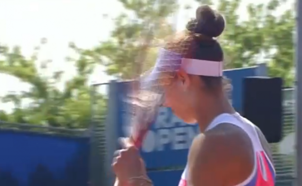 Mo**ii ma-tii! Mananc mingile astea! (...) Injur de nu mai pot . Mihaela Buzarnescu si-a iesit din minti la Eastbourne, la meciul cu Bertens