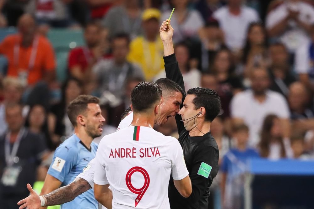 Cristiano Ronaldo, DEZLANTUIT! Ce nu s-a vazut la TV in momentul in care a primit cartonasul galben | GALERIE FOTO_3