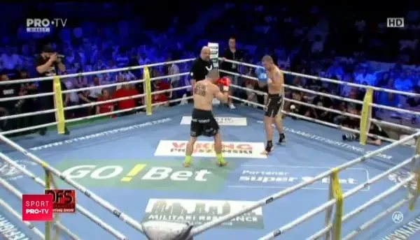 "Bombardierul" Pascu a facut show in gala lui Morosanu!