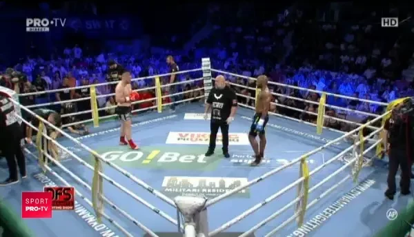 Meci uluitor!!! Morosanu si Kemayo si-au impartit crosee ca doi gladiatori