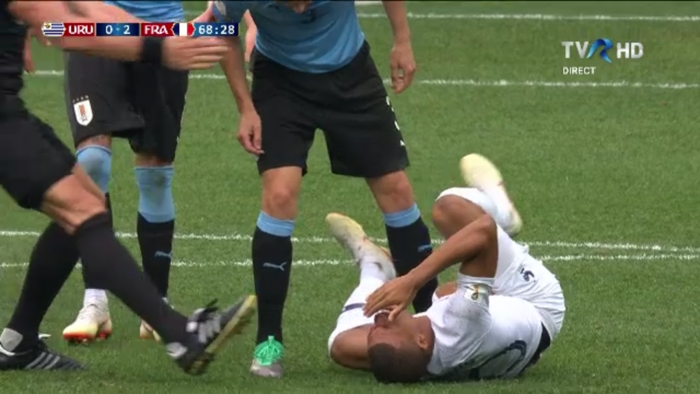 Moment PENIBIL pentru pustiul de aur Mbappe! A simulat ca a fost lovit cu pumnul. Jucatorii au fost la un pas de bataie_3